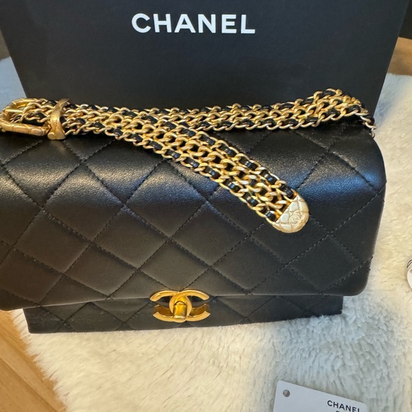 Chanel Small Flap Bag 🥰💕✨ - Picture 5 of 16